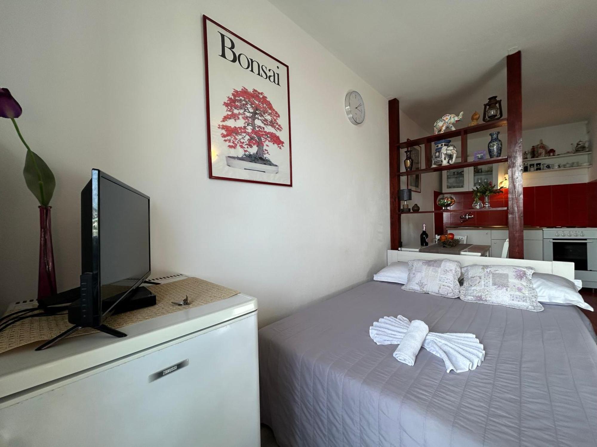 Seafront Studio Apartment+Balcony 포드고라 외부 사진